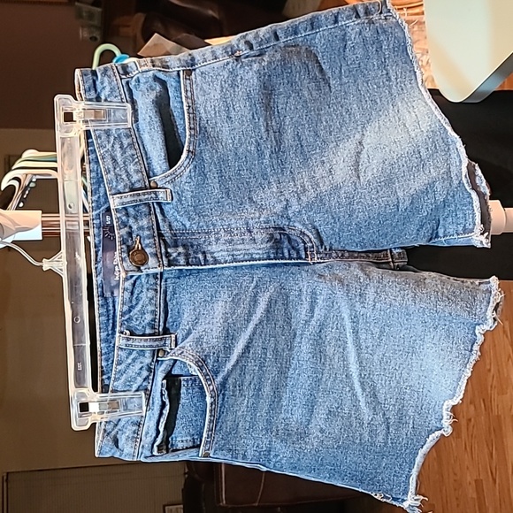 Indigo Rising Slightly Distressed Denim Shorts Size 5/27 - Picture 1 of 11